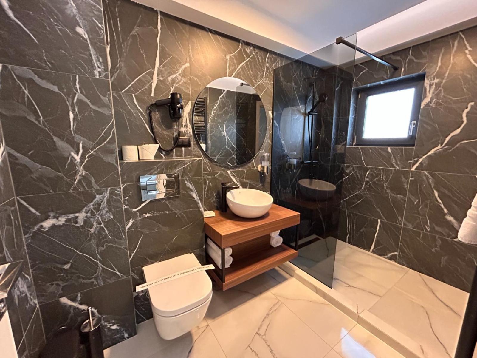 Visan Monarc Boutique Aparthotel - Self Check-In מראה חיצוני תמונה
